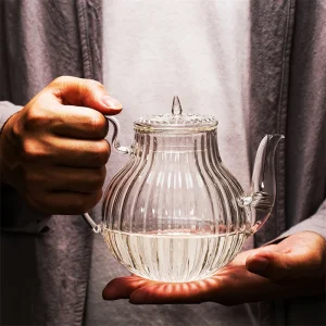 Théière orientale transparente​
