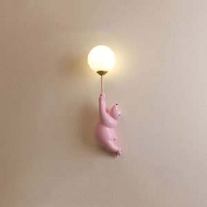Ours rose les deux mains