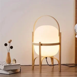 Lampadaire moderne en bois, design simple pour salon ou chambre