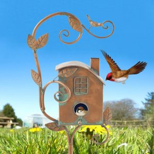 Ornement de Jardin Rustique – Nichoir Décoratif sur Piquet Métal